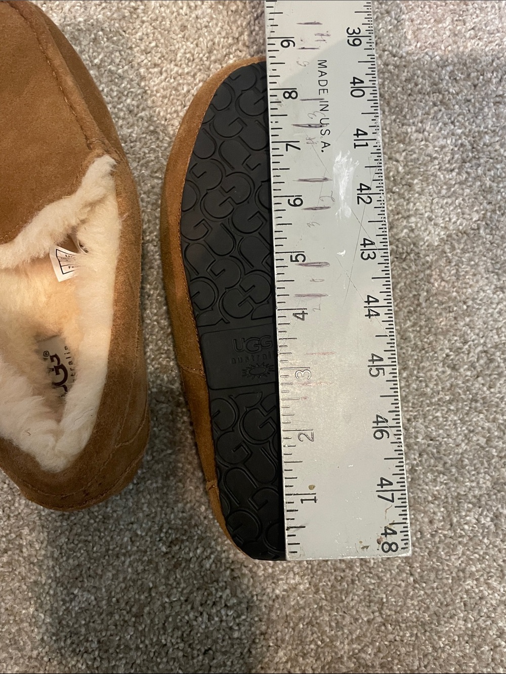 UGG Ascot Youth Size 4 Slippers - Picture 10 of 10